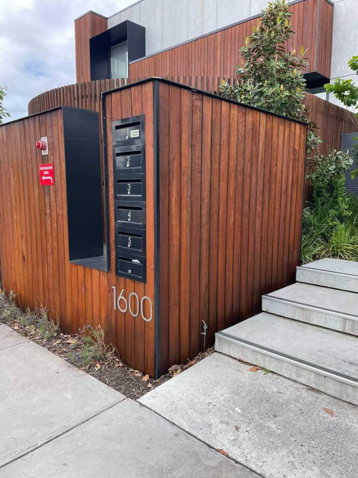 Wooden Walls and Fence Painting Clayton, VIC